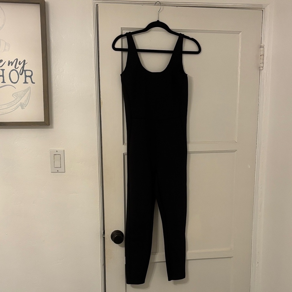 Fabletics Black Sleeveless Scoop-Neck Jumpsuit